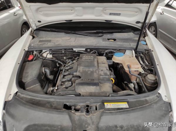 報價9萬塊的奧迪A6L,打開發動機艙檢測師直搖頭:冷卻液完全失效 報價9萬塊的奧迪A6L,打開發動機艙檢測師直搖頭:冷卻液完全失效