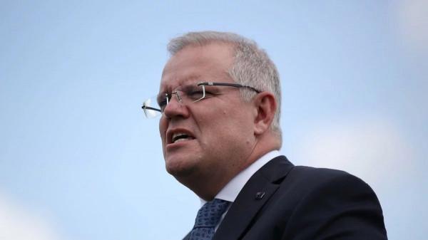 拜登直播談基建,背景“上海振華”,莫里森批反對黨領袖:你通中 拜登直播談基建,背景“上海振華”,莫里森批反對黨領袖:你通中