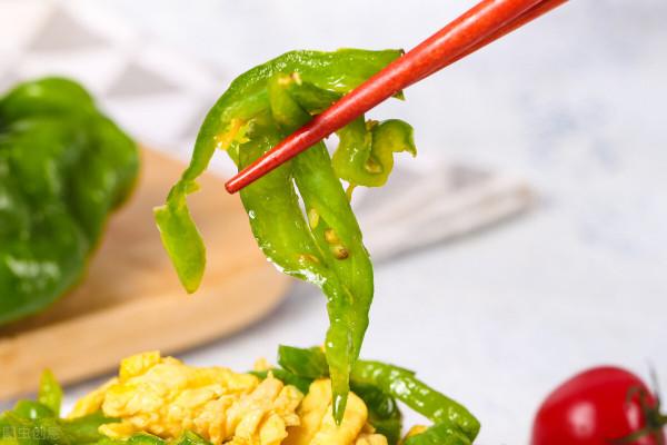 吃辣椒，總怕對健康不好！醫生卻說：有益心臟，但是2種情況少吃