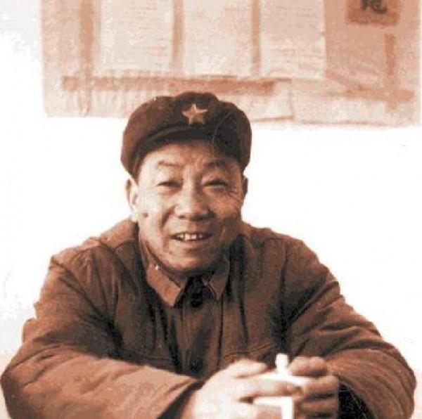 真實的“狙神”張桃芳：高度遠視，回國後轉型做飛行員，77歲病逝