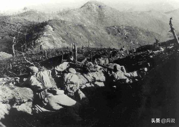 上甘嶺，與美軍同歸於盡第一人：10餘敵屍像紙片，飄落地上