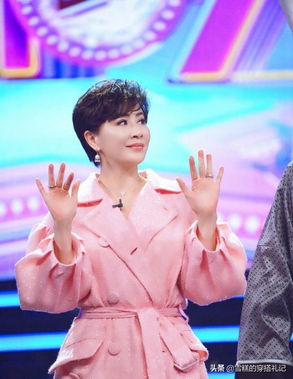 若你今年50歲，建議別留長卷發了，顯老！試試這3種短髮，真時尚