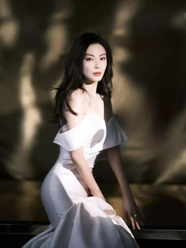 張雨綺時尚高階感