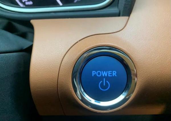 駕車來一次遠行的旅遊