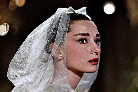 赫本和格蕾絲·凱利造型全方位對比:從銀幕穿搭到私服,你pick誰 赫本和格蕾絲·凱利造型全方位對比:從銀幕穿搭到私服,你pick誰