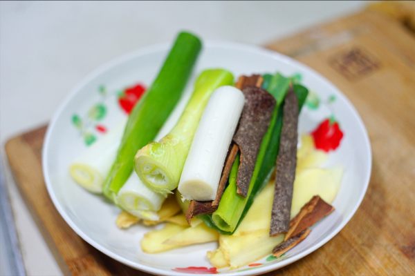 2022年夜飯選單出爐，5葷3素2涼上一桌，照著做，端上桌年味十足