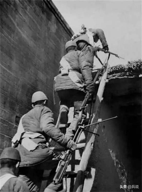 縣大隊遭日軍精準襲擊，酒館女老闆供出秘密：偵察班長是奸細