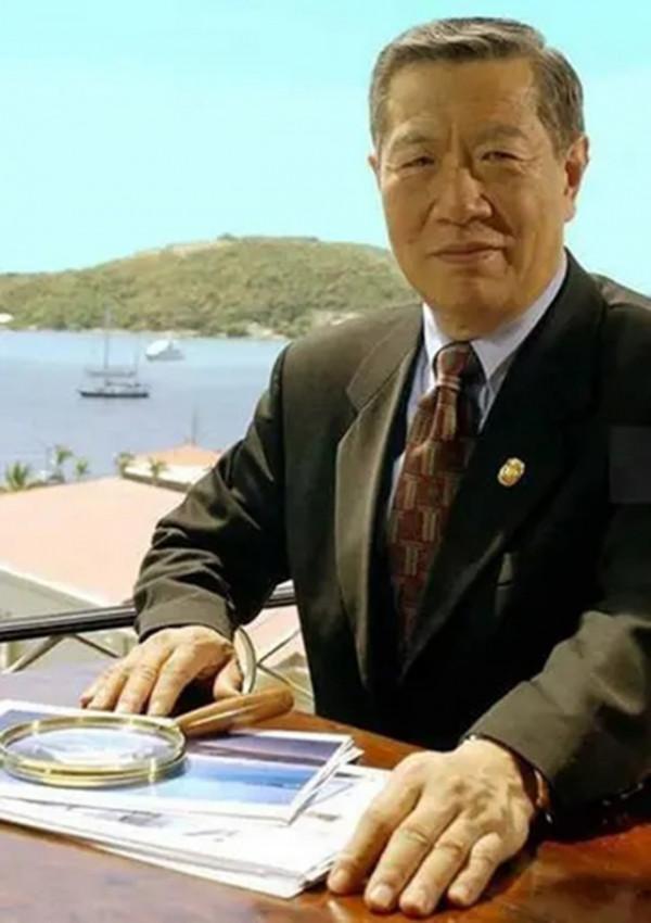 肯尼迪總統外甥被控強姦,請華人神探李昌鈺出山,其用一手帕偵破 肯尼迪總統外甥被控強姦,請華人神探李昌鈺出山,其用一手帕偵破