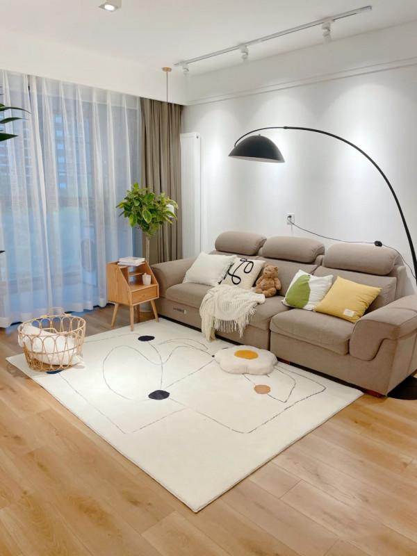 再買房，就照她家這樣裝，全屋大白牆、無主燈，乾淨利落，好舒服