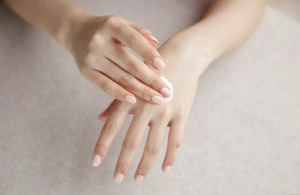 60歲以上的護膚,越簡單越好!多吃2種蔬菜,多用2種護膚品就夠了 60歲以上的護膚,越簡單越好!多吃2種蔬菜,多用2種護膚品就夠了