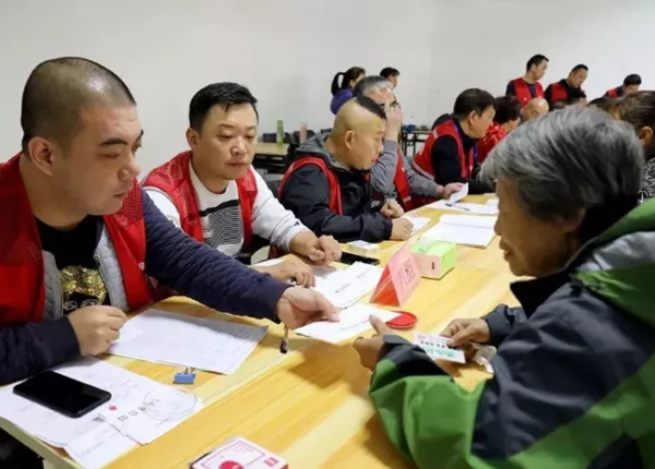 中央嚴查“4大款項”!農民請大膽舉報!村幹部若再“貪”,直接“下馬”坐牢 中央嚴查“4大款項”!農民請大膽舉報!村幹部若再“貪”,直接“下馬”坐牢