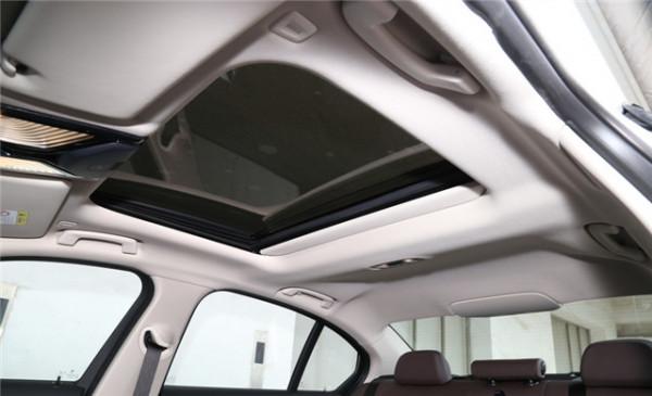 體驗寶馬3系320i 運動套裝版,配2.0T+8AT,空間夠用,外觀漂亮 體驗寶馬3系320i 運動套裝版,配2.0T+8AT,空間夠用,外觀漂亮