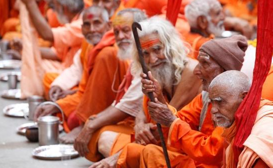 引印度軍方介入調查的苦行僧:自13歲不吃不喝持續77年,如何做到 引印度軍方介入調查的苦行僧:自13歲不吃不喝持續77年,如何做到