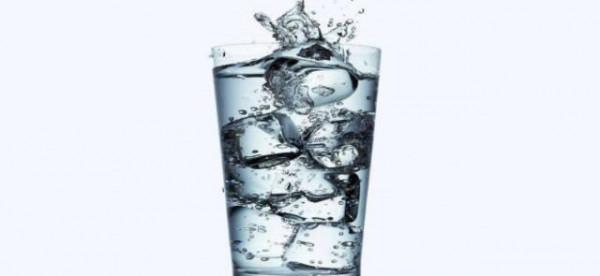 起床後喝一杯溫水，等於喝細菌？很多人不明白，醫生給你講解一下