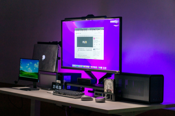 成年人的快樂屋，一桌一椅三兩平足以，新年煥新裝，簡約實用桌面