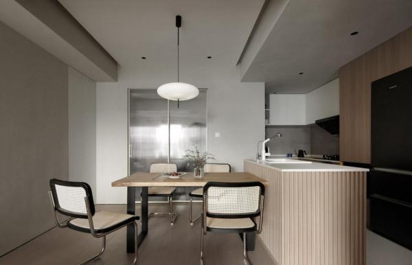 三室改一室,圍合式客廳,這位獨居的女生,彷彿將生活過成了詩 三室改一室,圍合式客廳,這位獨居的女生,彷彿將生活過成了詩