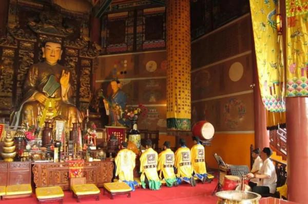 崆峒山的一件“假袈裟” 崆峒山的一件“假袈裟”