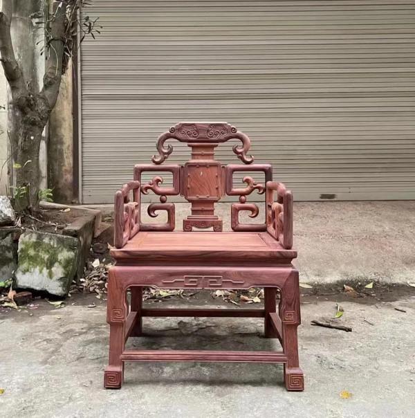 花枝太師椅三件套，越南出產，你覺得值多少？
