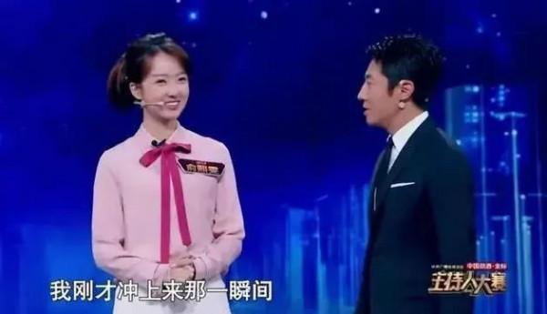 直播事故中的主持人反應：冬陽慌亂，倪萍機智何炅暖心，董卿淡定