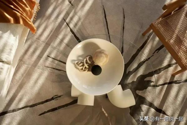 巧妙的引陽光入室，這是我見過最聰明高階的設計