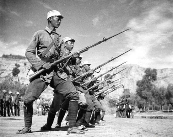 日軍雪夜屠村趕盡殺絕，八路軍憤怒復仇：格殺勿論，一夜殺500人