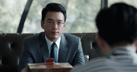 “霸道總裁”別硬演，用力過度又油又土，有人站那就是人間富貴竹