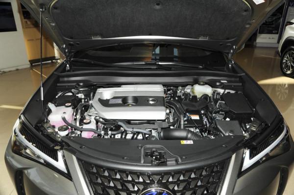 體驗雷克薩斯UX，提速穩設計好，配2.0L自吸引擎，操控性不錯