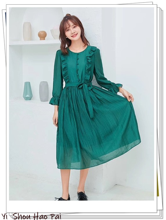 聖誕節約會穿什麼？25種不同顏色連衣裙的穿搭推薦