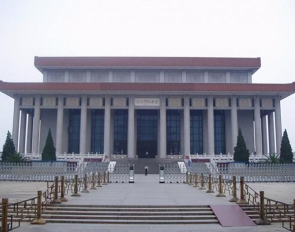 如何保護毛主席遺容的光輝形象？電影廠職工出一方法，沿用至今