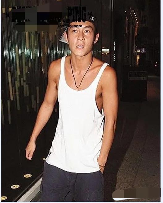 盤點明星的特殊愛好:章子怡愛開蚌,李小璐愛燙頭,冠希永遠的神 盤點明星的特殊愛好:章子怡愛開蚌,李小璐愛燙頭,冠希永遠的神