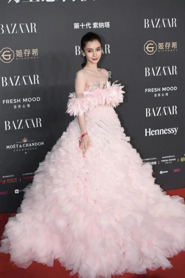 女星紅毯生圖只服Angelababy,叫她“紅毯殺手”不為過吧? 女星紅毯生圖只服Angelababy,叫她“紅毯殺手”不為過吧?