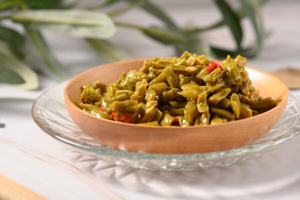 醃酸豆角,容易起白沫,多加2味食材,一週醃好,脆爽酸香 醃酸豆角,容易起白沫,多加2味食材,一週醃好,脆爽酸香