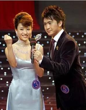 央視主持人楊帆：一家四口其樂融融，就是大女兒讓我“頭痛”