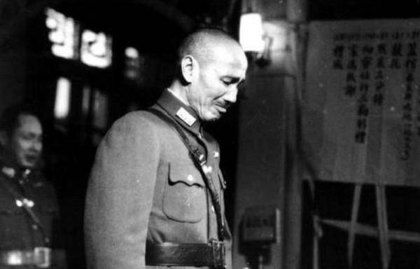 1961年，臺灣一刑警闖入蔣經國官邸，卻成了蔣介石的救命恩人