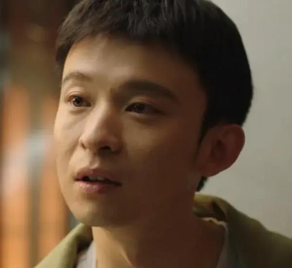 出道就演金庸武俠，如今在《誰是兇手》裡客串，姜卓君還是那麼美