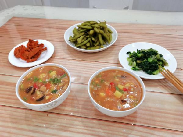 曬中年夫妻兩人的5天晚餐，雖簡單卻好吃，每天這樣吃不發胖