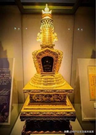 北京故宮是世界上現存規模最大、儲存最完整的木質結構古建築之一