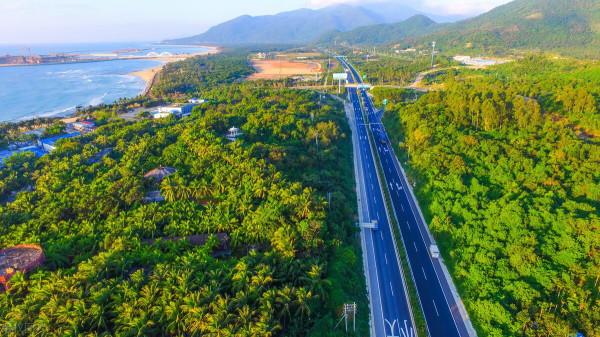 中國最適合自駕遊的十條絕美公路,避開人潮去兜兜風吧 中國最適合自駕遊的十條絕美公路,避開人潮去兜兜風吧