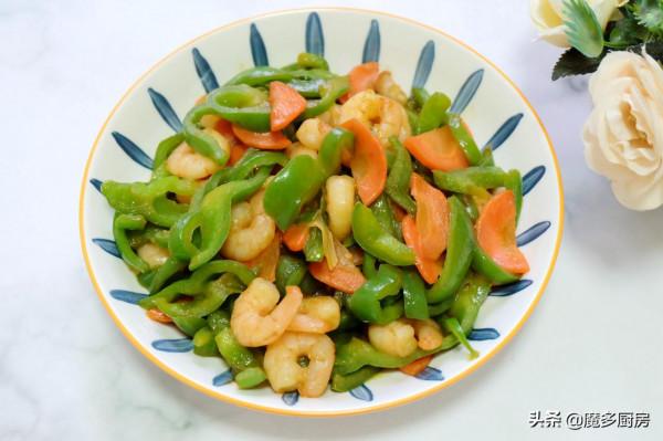 全職媽媽準點做晚餐，20分鐘做出一桌家常飯菜，營養健康味道香