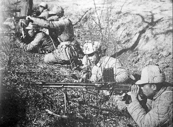 國民黨俘虜評價粟裕：他不僅能指揮解放軍，還能指揮蔣軍