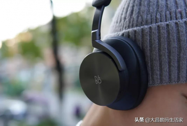 你和穿搭達人就差一個B&;O H95!潮人炸街利器 你和穿搭達人就差一個B&;O H95!潮人炸街利器