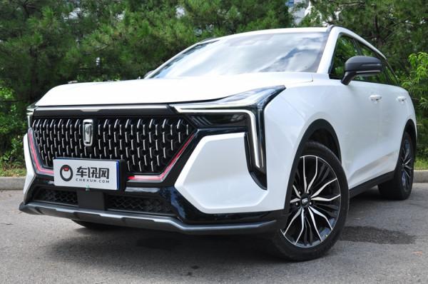 感受一汽奔騰T55:看上去很硬朗 其實非常舒適 感受一汽奔騰T55:看上去很硬朗 其實非常舒適