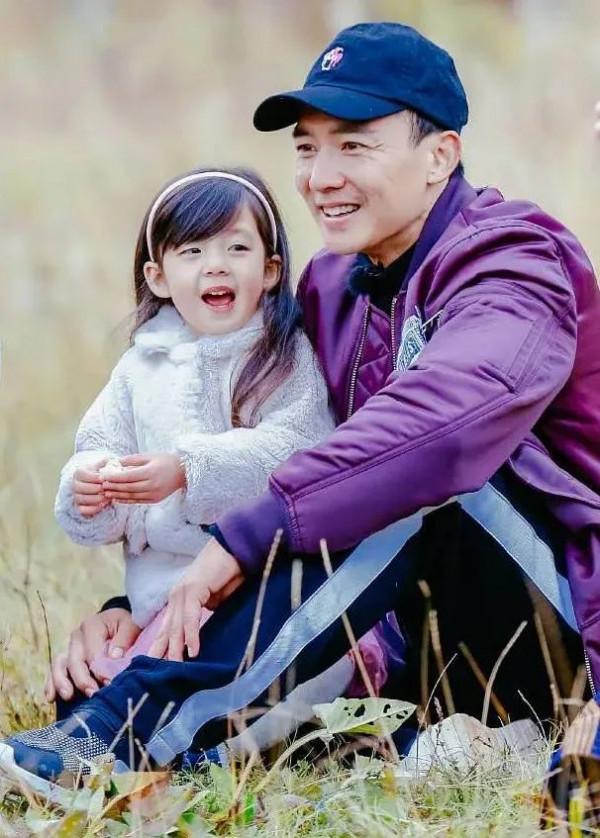 定居內地20位港臺明星，有人住5億豪宅，有人住三線小城65平米房