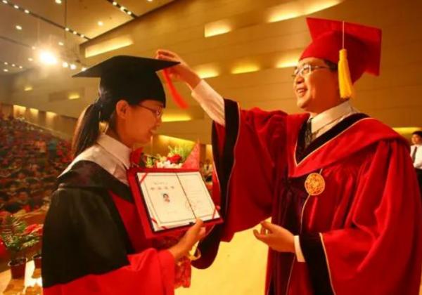 研究生:為什麼導師總在勸我“讀博”?為我好還是另有隱情? 研究生:為什麼導師總在勸我“讀博”?為我好還是另有隱情?