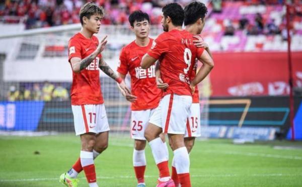 中國國足再遭重創，涉及8名國腳，陳戌源也毫無辦法