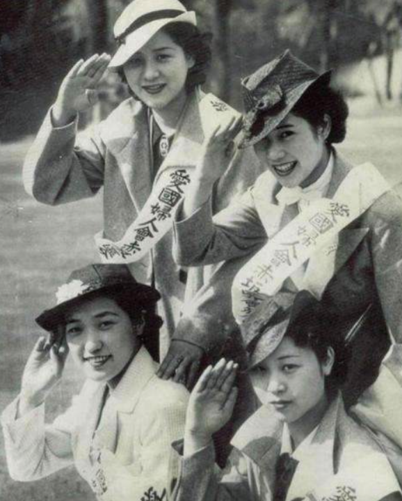 二戰日本女兵多可憐?年齡最小14歲,一人照顧上千人,武器是竹槍 二戰日本女兵多可憐?年齡最小14歲,一人照顧上千人,武器是竹槍