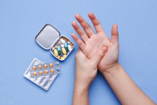 糖尿病人手腳麻木疼痛怎麼緩解？中醫8味藥材，或能幫你祛麻止痛