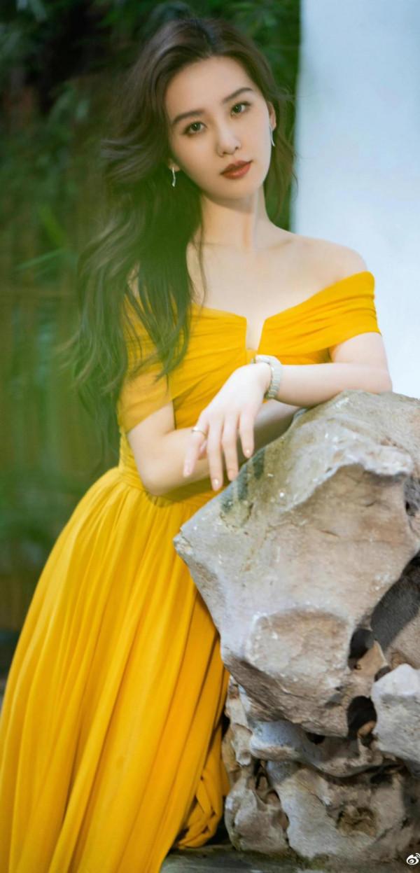 劉詩詩 黃色長裙波浪發(高畫質組圖)知性優雅 劉詩詩 黃色長裙波浪發(高畫質組圖)知性優雅