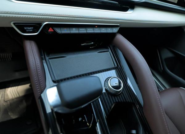 設計質感超30萬級,實現四屏聯動,吉利星越L搶先試駕 設計質感超30萬級,實現四屏聯動,吉利星越L搶先試駕