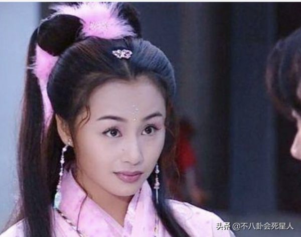 別再亂動臉上的痣了！這些中年女星把痣變成特色，個個有靈氣